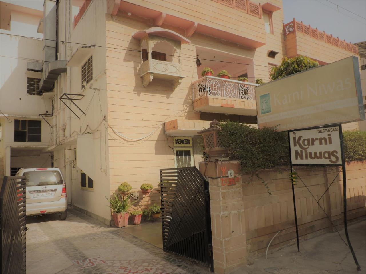 Hotel Karni Niwas Kukas Exterior photo